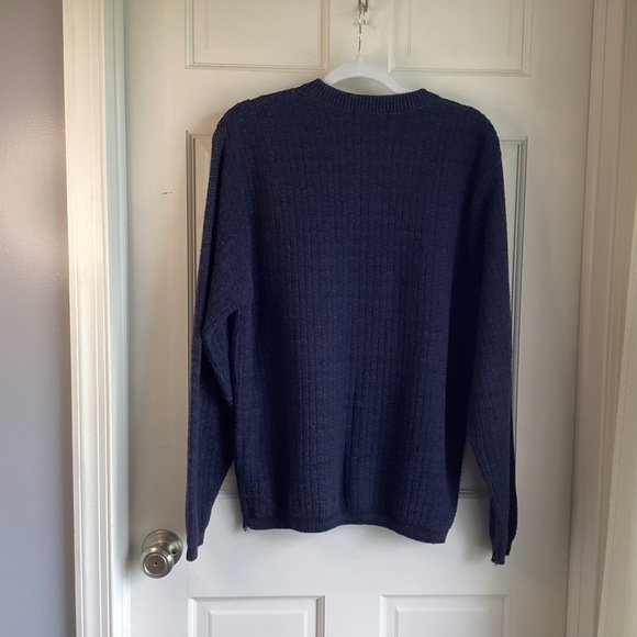 Bill Blass Men’s Navy Three Button Sweater.  Size M. - Picture 2 of 7
